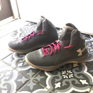 Women’s Under Armour shoes